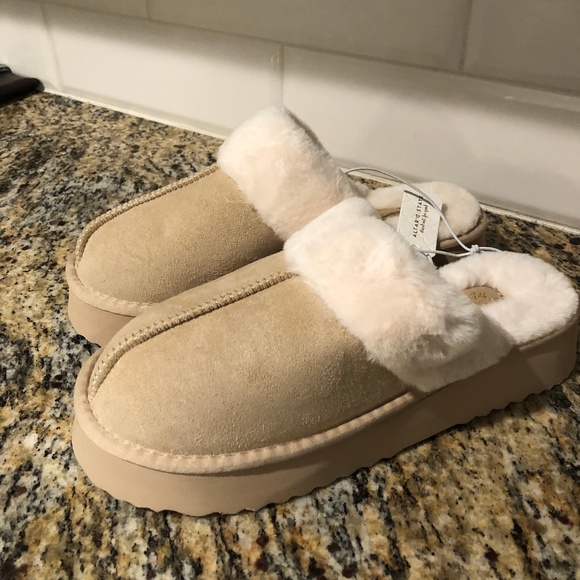 Altar'd State Cozy Band Platform Slippers - Picture 2 of 3